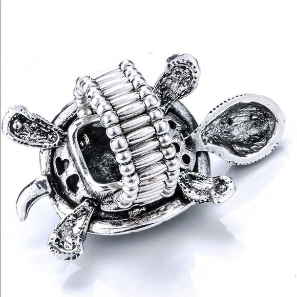 Silver and Multi Blue Crystal Sea Turtle Stretch Statement Ring - Picture 3 of 5